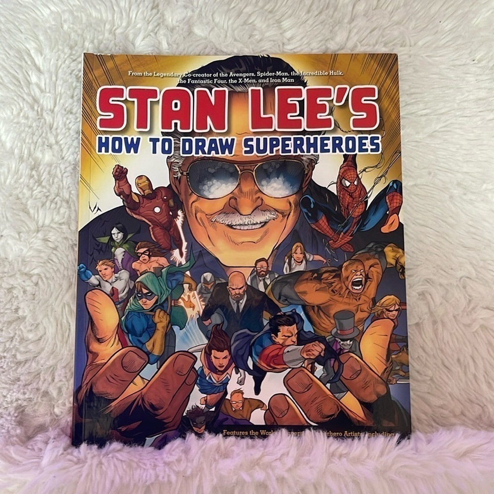 Stan lee how to draw super heroโs art book Brand new with code tag in the back